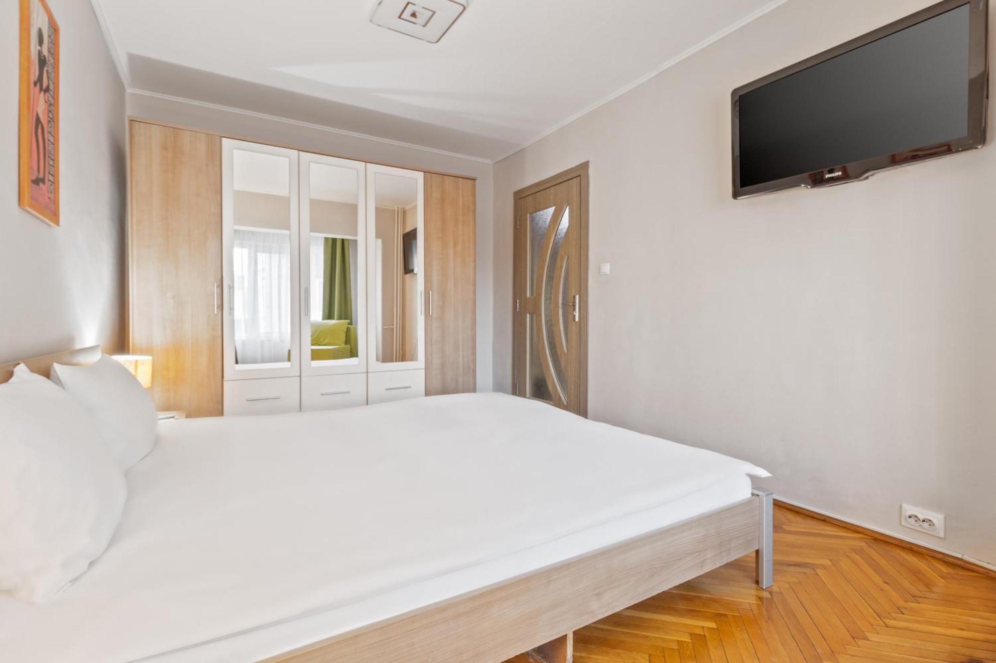 Apartament Helena Oradea Bagian luar foto